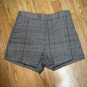 Mind Code Checked Houndstooth Print Shorts | Women’s Size M Black White Red Med